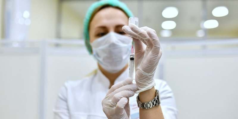 Москвичи скоро смогут прививаться интраназальной вакциной «Спутник Лайт»